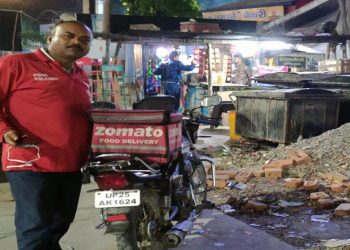 जोमेटो डिलीवरी बॉय, रेस्टोरेंट और रात