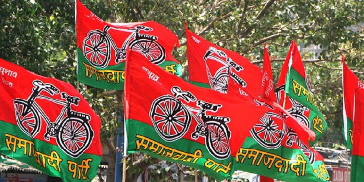 दलितों की राजधानी आगरा में बड़े धमाके की तैयारी में सपा