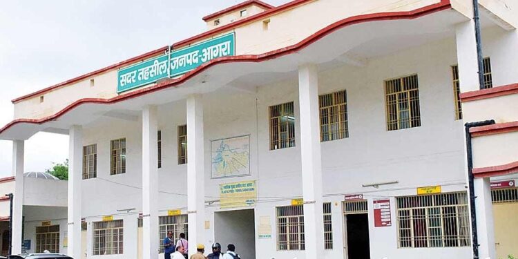 सदर तहसील की कारस्तानी, जमीन का बैनामा 1992 में और अमलदरामद 1990 में