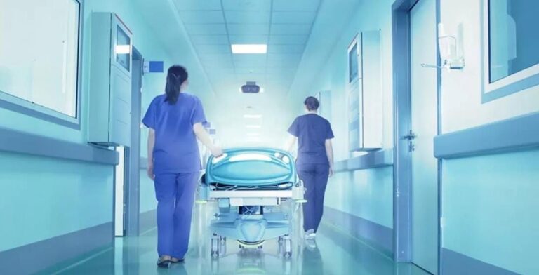 इलाज में लूटमार: रिक्शा प्रैक्टिस, सिंक टेस्ट के बाद अब एंबुलेंस गैंग का बोलबाला