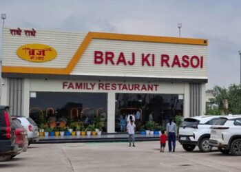 मदद के एक ‘मैन्यू’ से पत्तल और मिट्टी के बर्तनों में भोजन की आइकॉन बन गई ‘ब्रज की रसोई’